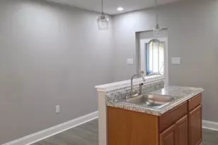 1042 Ellicott Dr, Baltimore, MD 21216 - Photo 4