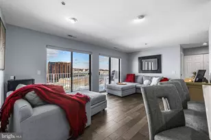 2702 Lighthouse Point E, Baltimore, MD 21224 - Photo 4