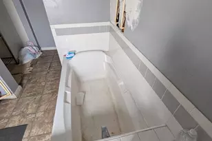 411 S Mount Street S, Baltimore, MD 21223 - Photo 18