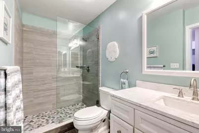 100 Harborview Drive #305, Baltimore, MD 21230 - Photo 18