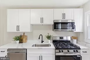 10 Mardrew Rd, Baltimore, MD 21229 - Photo 18