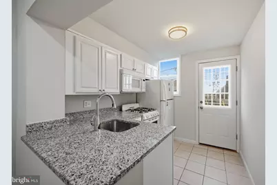 605 Lyndhurst Street, Baltimore, MD 21229 - Photo 2