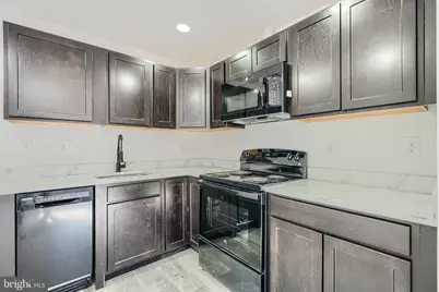 7 S Carrollton Avenue, Baltimore, MD 21223 - Photo 6