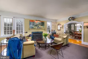 102 W 39th St, Baltimore, MD 21210 - Photo 2