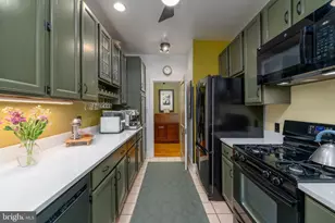 102 W 39th St, Baltimore, MD 21210 - Photo 12