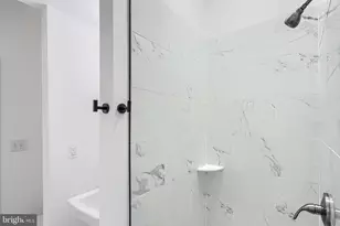 7 S Carrollton Ave, Baltimore, MD 21223 - Photo 26