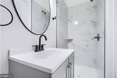 7 S Carrollton Avenue, Baltimore, MD 21223 - Photo 10