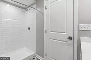 1020 N Eden St, Baltimore, MD 21205 - Photo 38