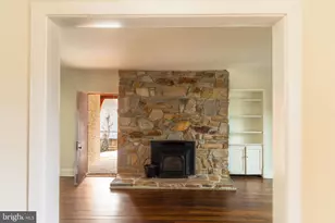 6305 E Fordham Dr, Baltimore, MD 21215 - Photo 6