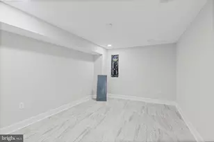 727 E 20th St, Baltimore, MD 21218 - Photo 18