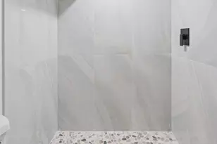 727 E 20th St, Baltimore, MD 21218 - Photo 26