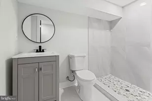 727 E 20th St, Baltimore, MD 21218 - Photo 34