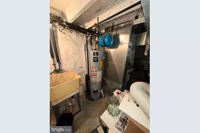 5303 Hamlin Avenue, Baltimore, MD 21215 - Photo 16