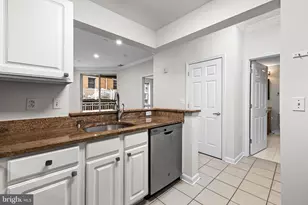 23 Pierside Dr, Baltimore, MD 21230 - Photo 8