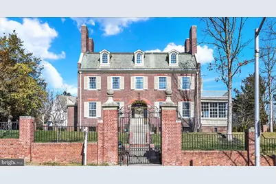 818 W University Parkway, Baltimore, MD 21210 - Photo 2