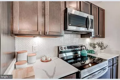 601 S Broadway #405, Baltimore, MD 21231 - Photo 2