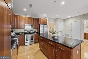 2772 Lighthouse Point E, Baltimore, MD 21224 - Photo 6