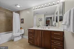 2772 Lighthouse Point E, Baltimore, MD 21224 - Photo 22