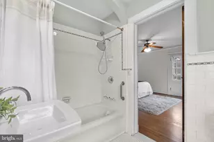 414 Old Orchard Rd, Baltimore, MD 21229 - Photo 32