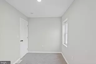 178 S Collins Ave, Baltimore, MD 21229 - Photo 28