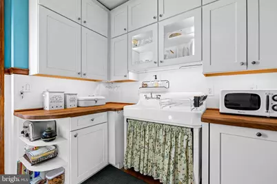 217 W 27th Street W, Baltimore, MD 21211 - Photo 16