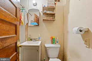 112 E 20th St, Baltimore, MD 21218 - Photo 12