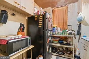 112 E 20th St, Baltimore, MD 21218 - Photo 6