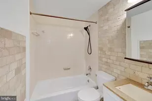 3601 Clarks Ln, Baltimore, MD 21215 - Photo 14