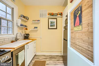 501 W University Parkway #J2, Baltimore, MD 21210 - Photo 26