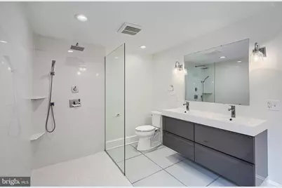 2123 E Fairmount Avenue, Baltimore, MD 21231 - Photo 20