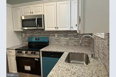 2033 Fulton Avenue N, Druid, MD 21217 - Photo 4