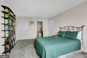 2702 Lighthouse Point E, Baltimore, MD 21224 - Photo 16