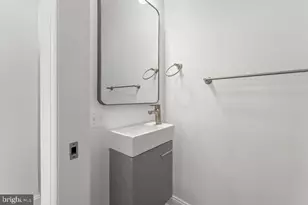 105 S Fulton Ave, Baltimore, MD 21223 - Photo 14