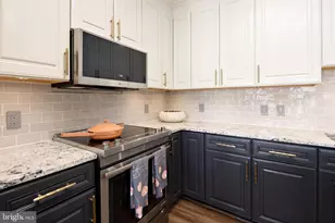 2772 Lighthouse Point E, Baltimore, MD 21224 - Photo 22