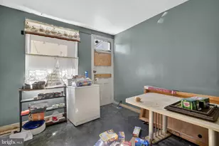 2221 W Fayette St, Baltimore, MD 21223 - Photo 8