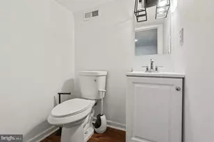 805 E 34th St, Baltimore, MD 21218 - Photo 18