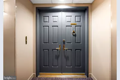 250 President Street S #909, Baltimore, MD 21202 - Photo 2