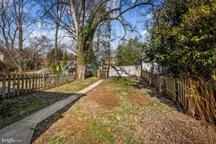 304 W Cold Spring Ln, Baltimore, MD 21210 - Photo 32