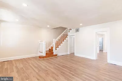 319 E University Parkway, Baltimore, MD 21218 - Photo 8