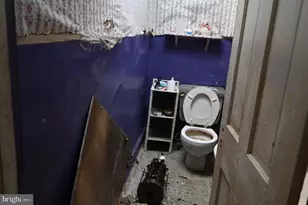 2509 Hollins St, Baltimore, MD 21223 - Photo 10