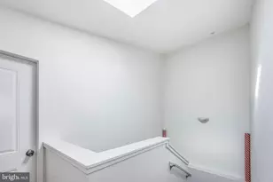 338 E 25th St, Baltimore, MD 21218 - Photo 30