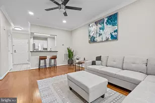 23 Pierside Dr, Baltimore, MD 21230 - Photo 2