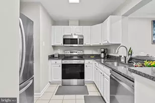 23 Pierside Dr, Baltimore, MD 21230 - Photo 4
