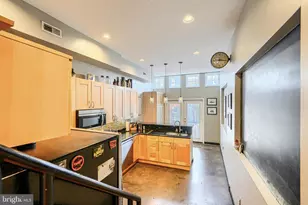 542 E Clement Street E, Baltimore, MD 21230 - Photo 10