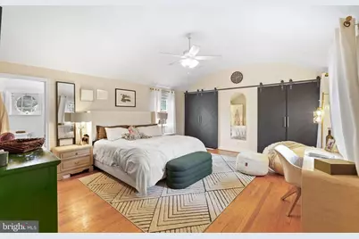 212 Saint Dunstans Road, Baltimore, MD 21212 - Photo 12