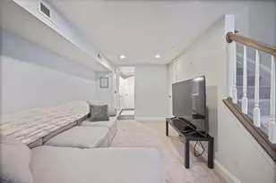 2010 E Lombard St, Baltimore, MD 21231 - Photo 36