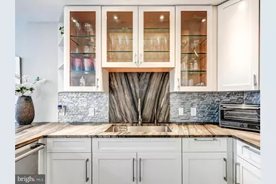 10 E Lee Street #2402, Baltimore, MD 21202 - Photo 6