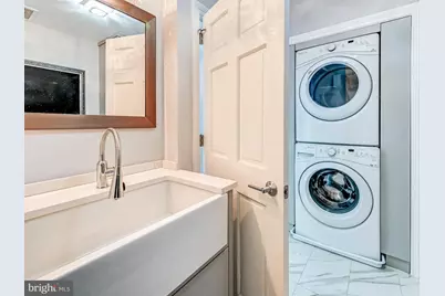 10 E Lee Street #2402, Baltimore, MD 21202 - Photo 36