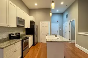 7 W Mulberry St, Baltimore, MD 21201 - Photo 2