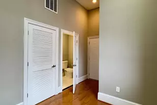 7 W Mulberry St, Baltimore, MD 21201 - Photo 2